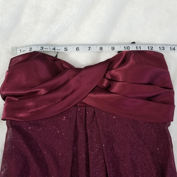 ❤️ Jump Apparel glitter strapless plum berry bubble dress - Picture 6 of 9
